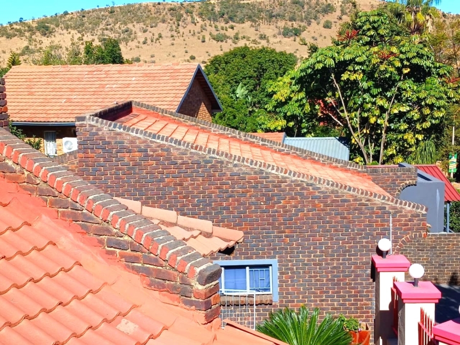 8 Bedroom Property for Sale in Cashan North West